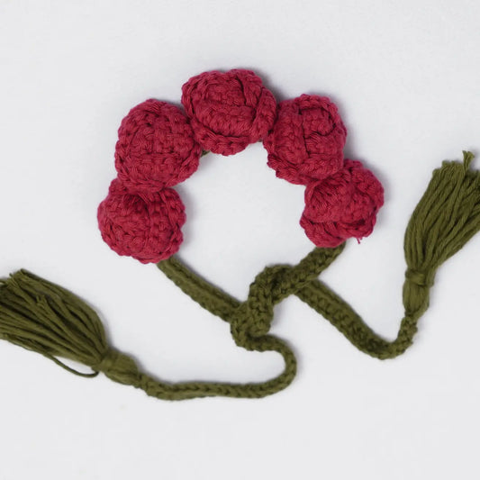 maroon crochet rose gajra